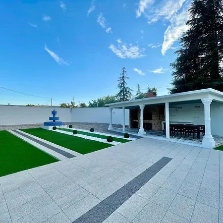 Villa Kingdom